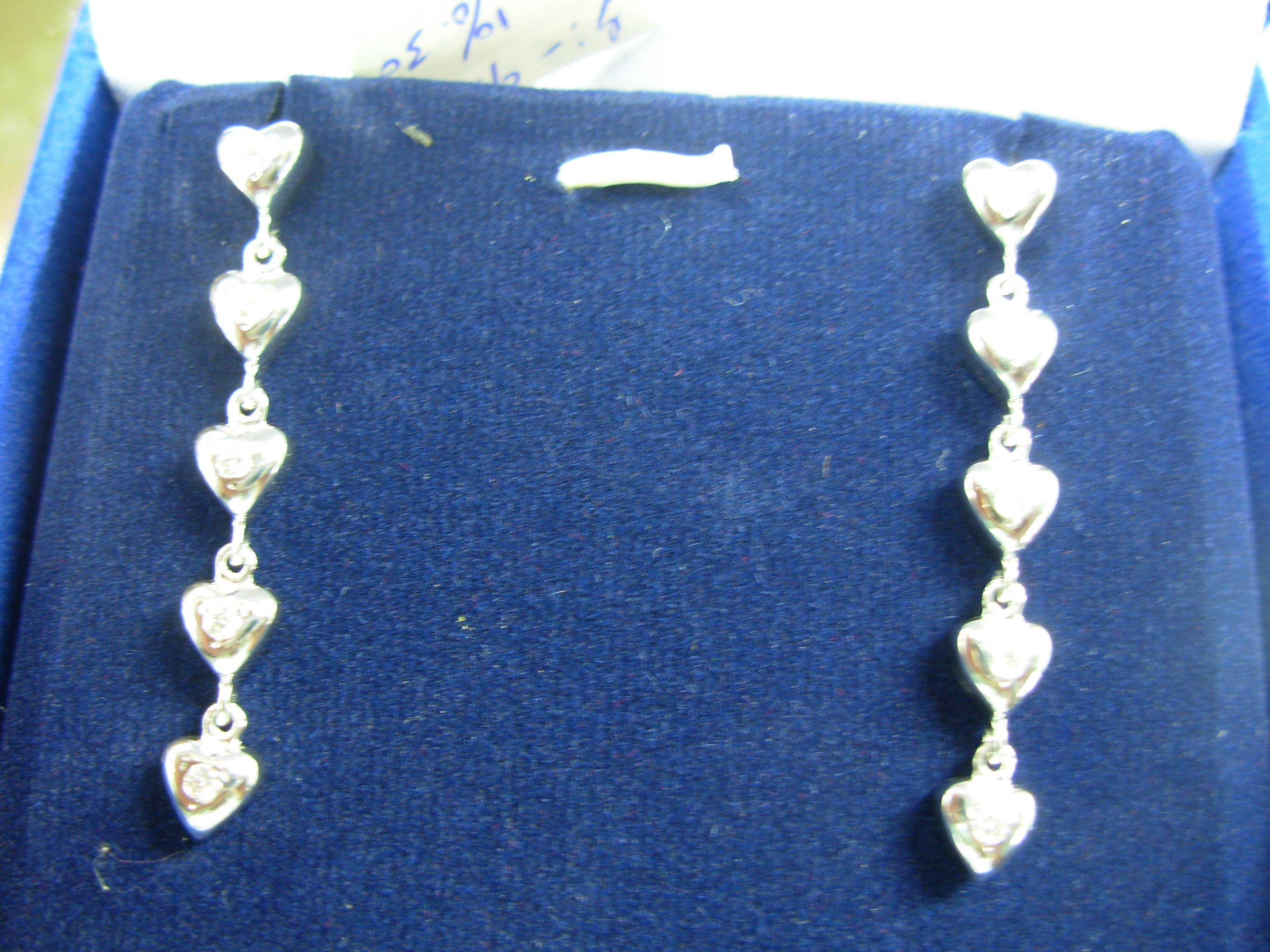 Beautiful 18 Kt Gold  Natural Diamond Earing